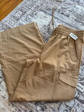 High-Waisted StretchTech Wide-Leg Cargo Pants (Wrapping Paper) NWT
